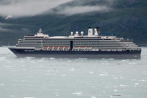 El Oosterdam navegando plácidamente frente al Glaciar Hubbard (Alaska) ALASKA CRUISES Cruceros Alaska Holland America